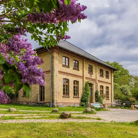 度假居 Light Flooded With Sauna *